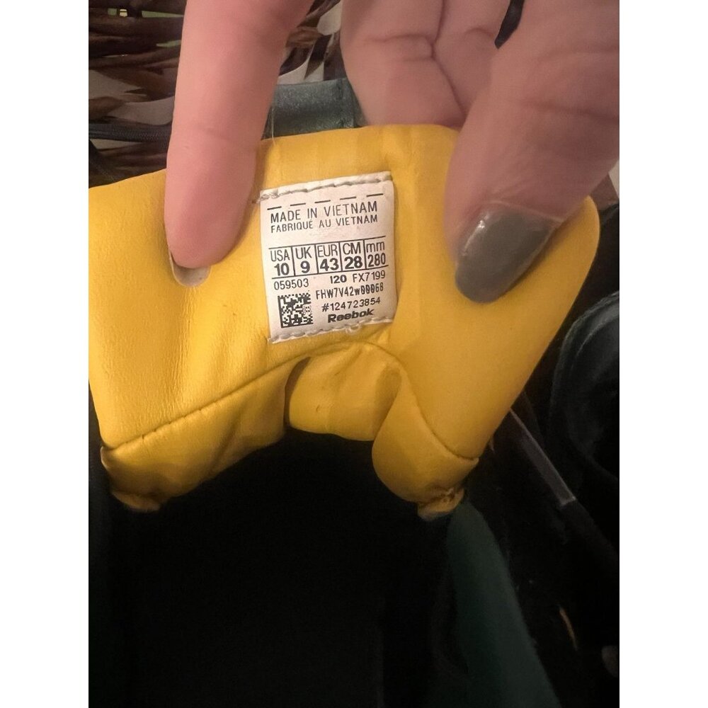 Reebok Answer V Bethel High School Size 10 Sneakers Shoes Green Black - Picture 6 of 6